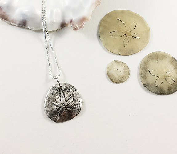 "Sand dollar" pendant - Andi Clarke